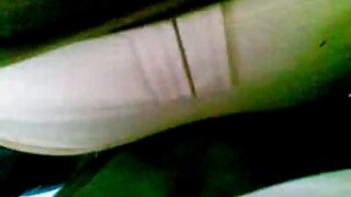 Oštra crvenokosa slatka Misty mazi svoju mesnatu pičku porno domaci film vibratorom u autu