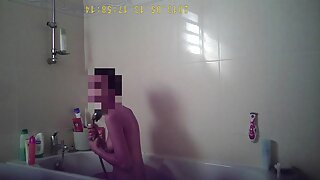 Nestašna mlada plavuša Leyla Fiore sex video domace sjedi sperma u rukama nakon tvrdokornog lupanja macom