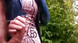 Ludi od roga, vitka drkalica po imenu Evelyn domaci porno film polira svoju mokru macu mrkvom