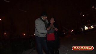 Velika guza domaći sex klipovi mršava plavuša u čarapama jebe anus vibratorom