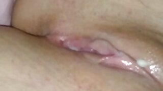 Dvije profesionalne kurve zajebavaju jedna drugu dildo igračkom i služe dvije redovite domaci porno film klijentice