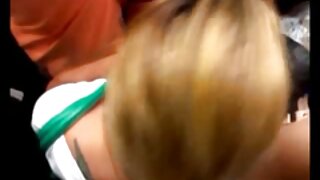 Vesela tinejdžerka analno masturbira u domaćem videu domaci grupnjaci
