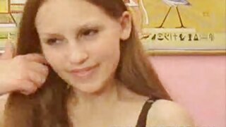 Razmažena japanska sobarica Sally Yoshino jaše ukočeni kurac s dlakavom domaći porn macom