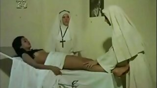Seksi djevojke s crnom kosom uživaju u seksu u 69 poza u blizini bazena domaći sex filmovi